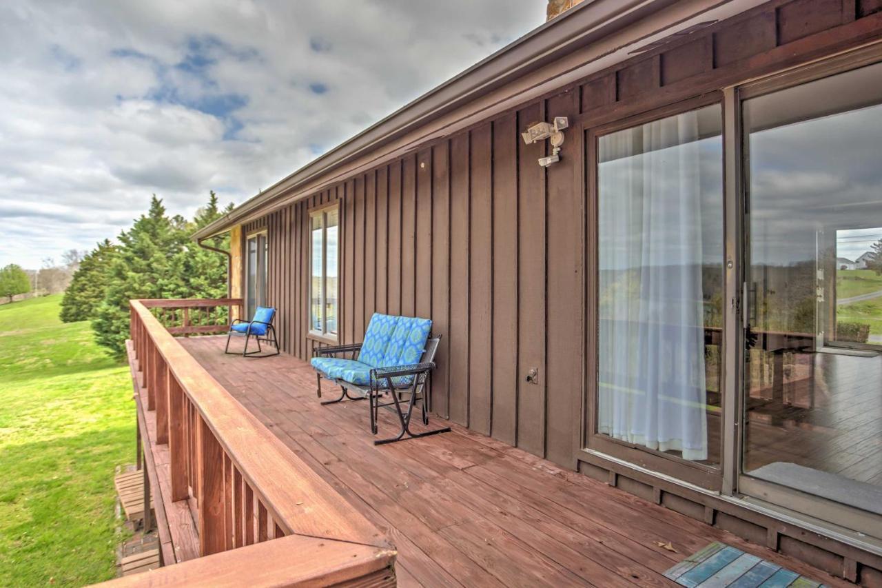 Monticello Home With Multi-Level Deck On 2 Acres! Esterno foto